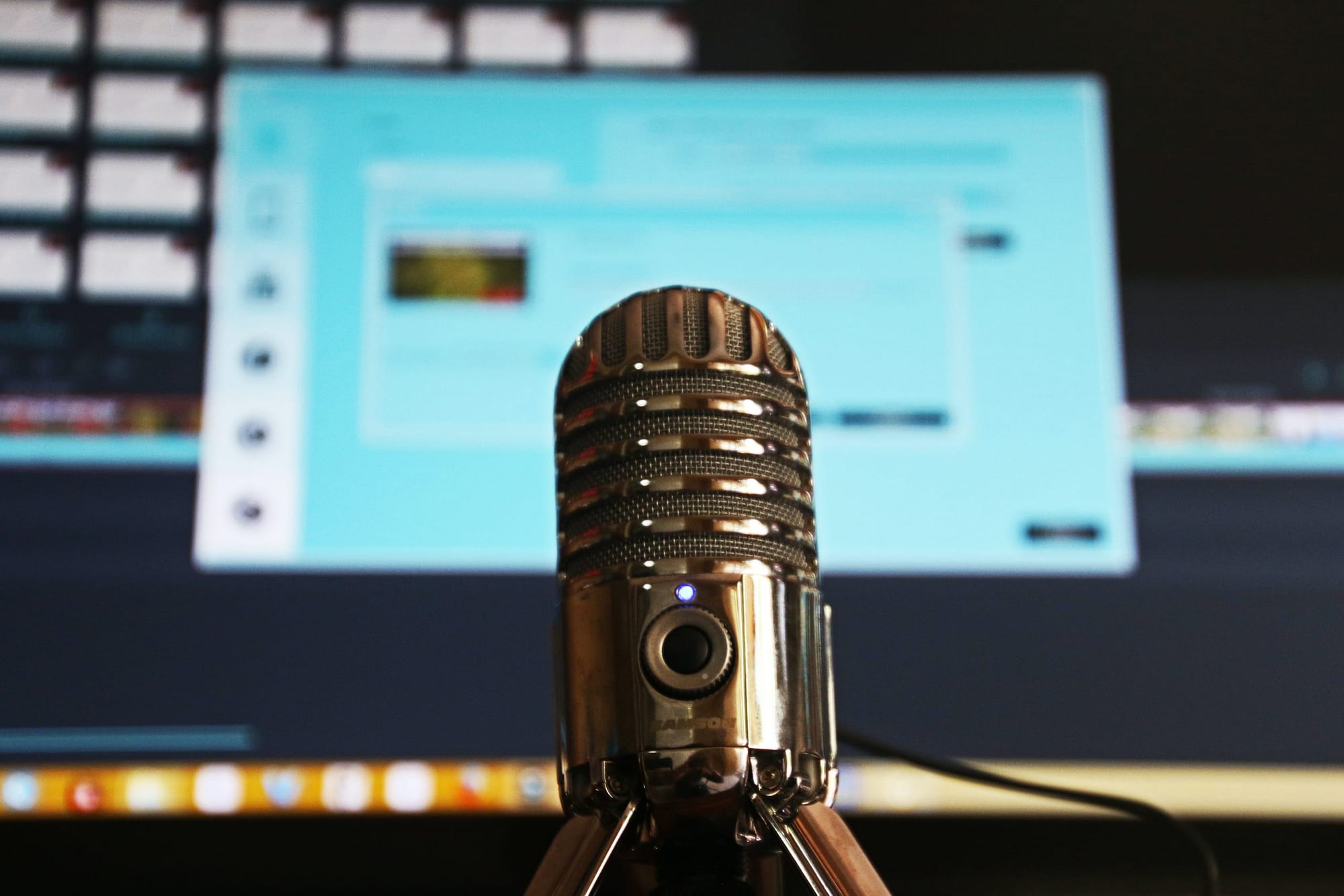 Blogging vs Podcasting
